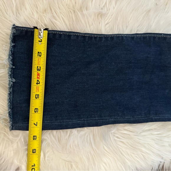 Judy Blue Los Angeles Size 9/29 Straight Fit Raw Hem Distressed Blue Jeans - Picture 7 of 9